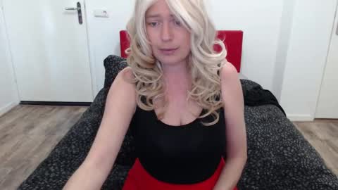 Syl  online show from March 2025 09:32:02 AM