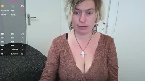 Syl  online show from December 2025 08:41:02 AM