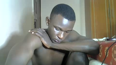 Snapshot of clive_damian chatting on July 2026 01:19:01 AM clive_damian online show from July 2026 01:19:01 AM