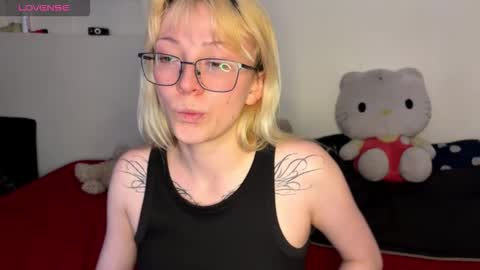  CLOE  online show from November 2025 11:16:01 PM