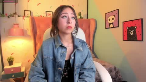 Cloe  online show from December 2024 01:39:01 AM