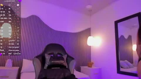 Snapshot of cloe_yeraldy_ chatting on July 2026 03:23:01 AM CHARLOTTE online show from July 2026 03:23:01 AM