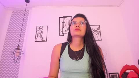 cloe online show from September 2025 06:52:01 PM