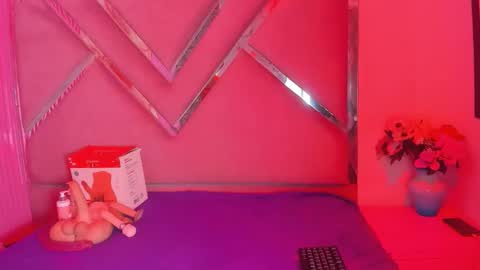 Snapshot of cloemorenti_ chatting on November 2025 03:34:01 PM CloeMorenti online show from November 2025 03:34:01 PM