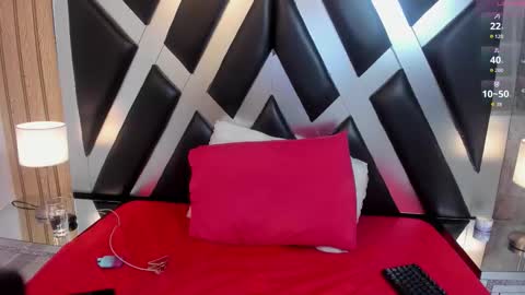 lady cloe person online show from March 2026 03:25:01 PM