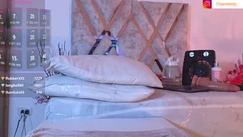 CLOE online show from November 2025 09:39:02 PM