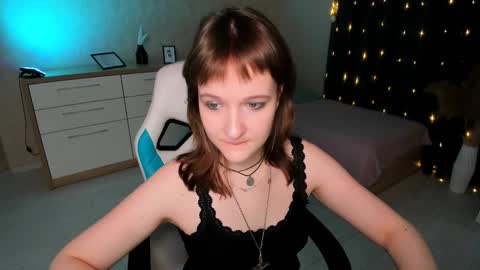  Clover  follow me  online show from December 2024 03:00:02 PM