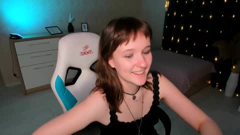  Clover  follow me  online show from December 2024 06:35:02 PM