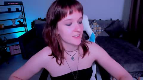  Clover  follow me  online show from December 2024 03:15:01 PM