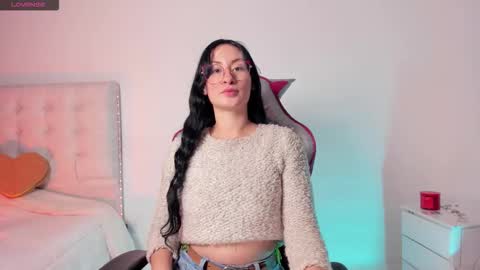 Chloe  online show from November 2025 02:10:01 AM