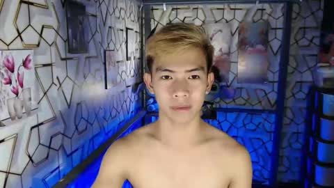 clyde_twinkx online show from December 2025 06:02:01 PM