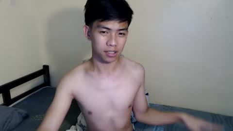 Snapshot of clyde_twinkx chatting on June 2026 10:59:02 AM clyde_twinkx online show from June 2026 10:59:02 AM