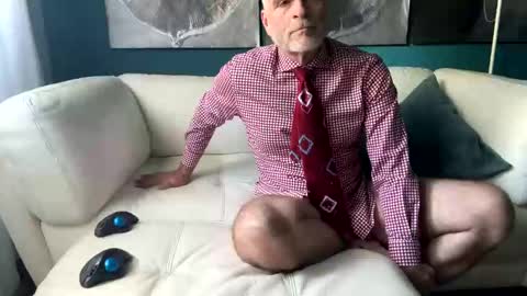 clydeninethousand online show from October 2025 06:28:01 PM