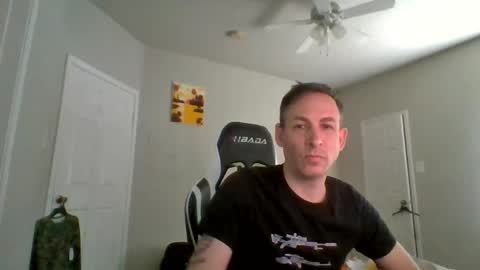 Snapshot of cmypenis chatting on January 2025 06:23:01 PM Master Bates online show from January 2025 06:23:01 PM