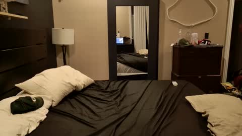 Snapshot of coachbate chatting on October 2025 09:48:01 PM CoachBate online show from October 2025 09:48:01 PM