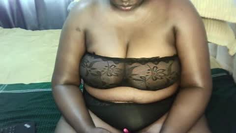 Snapshot of coco_vibes chatting on May 2026 10:56:01 AM Zuri online show from May 2026 10:56:01 AM