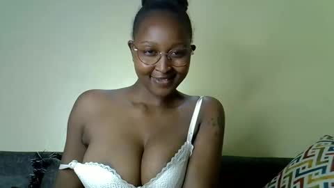 Snapshot of cocobaby_ chatting on May 2026 05:54:01 PM Coco online show from May 2026 05:54:01 PM
