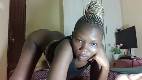 Snapshot of cocomila chatting on May 2026 01:47:02 AM Mila independent model online show from May 2026 01:47:02 AM