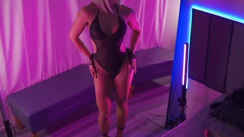 Coconutcatin online show from January 2025 07:22:01 PM