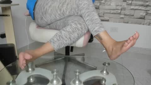 laurita online show from January 2025 06:35:01 AM