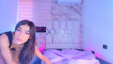 colett online show from November 2025 12:05:02 PM