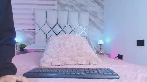 colett online show from November 2025 11:57:02 AM