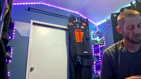 colevan2390 online show from November 2025 09:25:02 PM