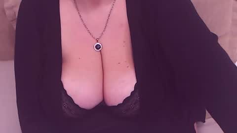 Snapshot of college_dream_bbw chatting on February 2025 12:19:01 AM Maddison online show from February 2025 12:19:01 AM