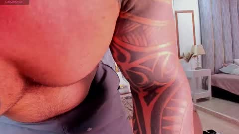 college_muscle_ass online show from September 2025 01:57:02 PM