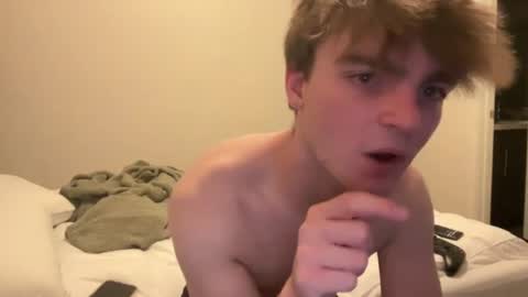 Snapshot of collegegay214 chatting on August 2026 05:31:01 AM collegegay214 online show from August 2026 05:31:01 AM