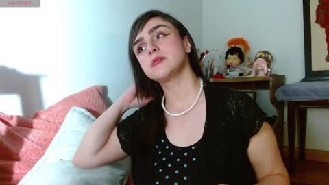 Collette online show from November 2025 04:33:02 AM