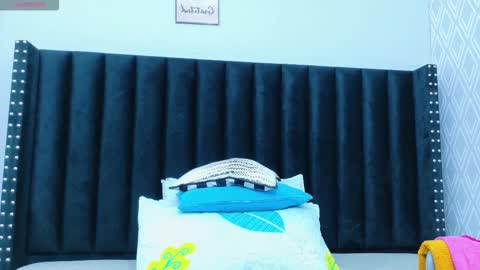 Snapshot of colombia_mommy_ chatting on February 2026 12:01:02 PM GRETCHEN online show from February 2026 12:01:02 PM