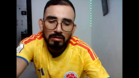 colombianocabron online show from June 2026 01:39:01 AM