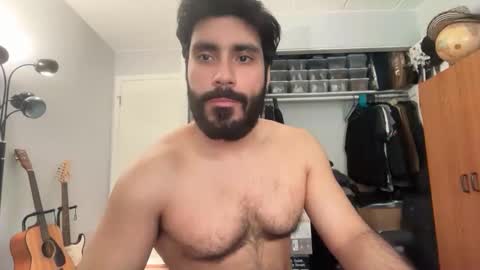 colombianstud94 online show from May 2026 11:49:01 AM