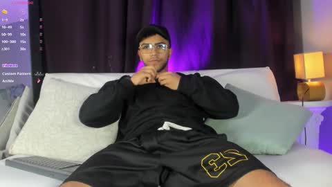 colstorw_ online show from December 2025 10:19:01 AM