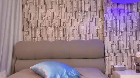 Jhoan online show from September 2025 04:23:02 AM