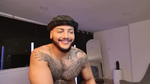 Jhoan online show from October 2025 02:04:01 AM