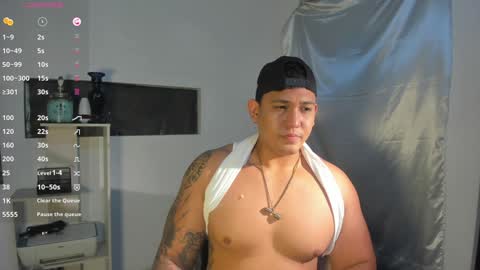 coltonmassif_ online show from December 2024 06:41:02 AM