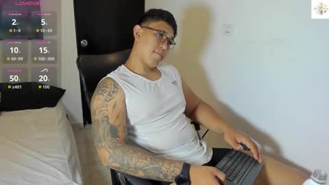 coltonmassif_ online show from October 2025 04:54:01 AM