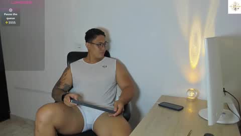 coltonmassif_ online show from October 2025 01:16:02 AM