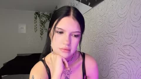 Snapshot of conchitaderricott chatting on November 2025 11:43:01 AM Bella online show from November 2025 11:43:01 AM