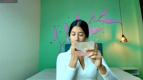 C O N N I E online show from October 2025 11:33:01 AM