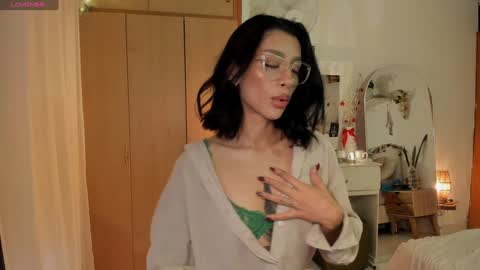 connie    online show from December 2024 01:06:02 PM