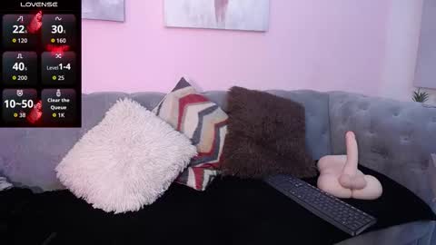 Connie online show from November 2025 10:23:01 PM