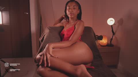   independent model online show from December 2024 02:41:01 AM