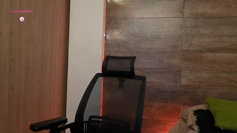 connor_h1 online show from April 2026 04:37:01 AM