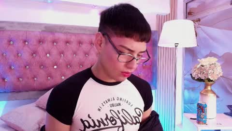 Snapshot of connor_kings chatting on June 2026 01:01:01 PM Connor online show from June 2026 01:01:01 PM