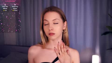 Hello im Sofia Welcme to my room .More hugs and kiss for you online show from October 2025 07:27:01 AM