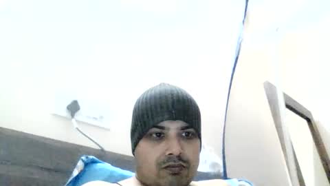 Snapshot of cool_breeze09 chatting on December 2025 10:21:02 AM Cool Breeze09 online show from December 2025 10:21:02 AM