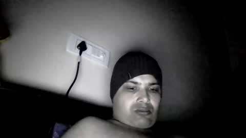 Snapshot of cool_breeze09 chatting on December 2025 01:00:01 AM Cool Breeze09 online show from December 2025 01:00:01 AM